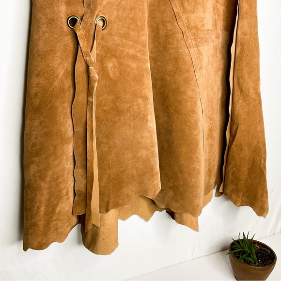 Danier Suede Wrap Skirt Camel Scalloped Hem Leather 6 - Picture 2 of 10
